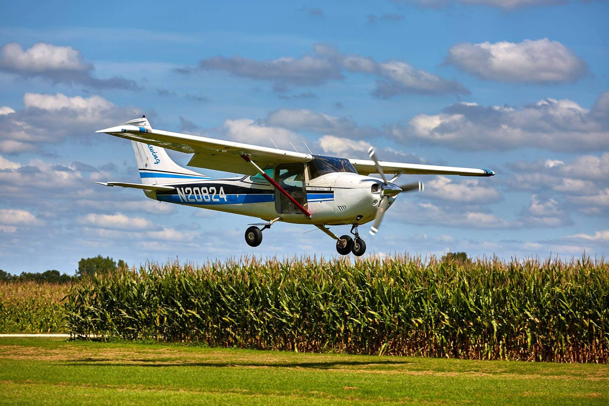 One of Seven Hills' aircraft: N20824